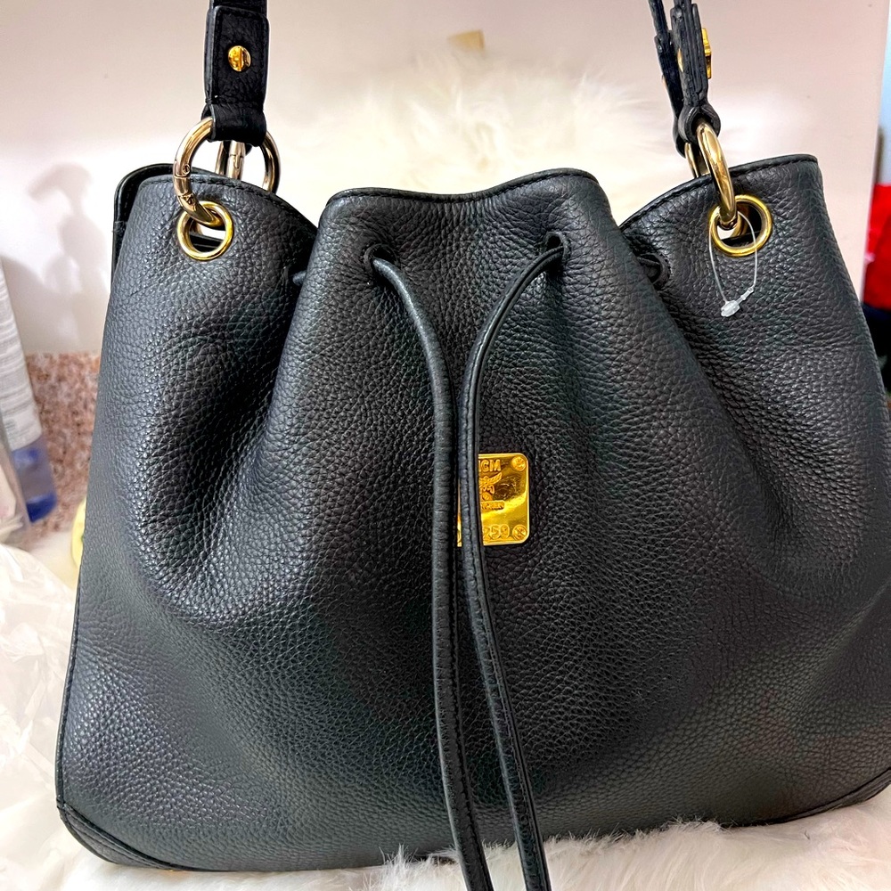 Mcm bucket shoulder